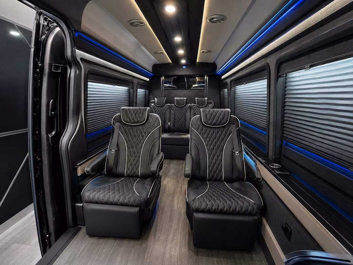 hotel to airport shuttle buses across beaverton and washington county